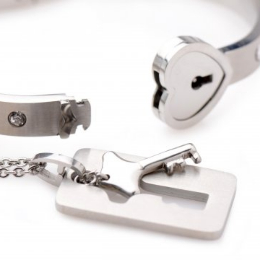 Cuffed Locking Bracelet and Key Necklace - Picture 4 of 7